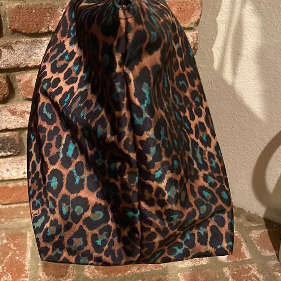 NWT Getaway OCELOT PRINT LRG WEEKENDER - Picture 4 of 8